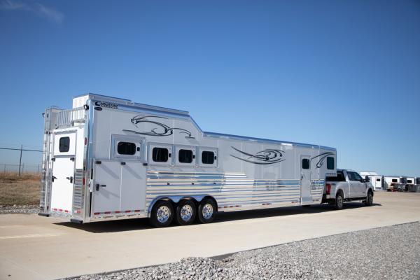 White 4 Horse Norstar LQ with Vegas Graphic